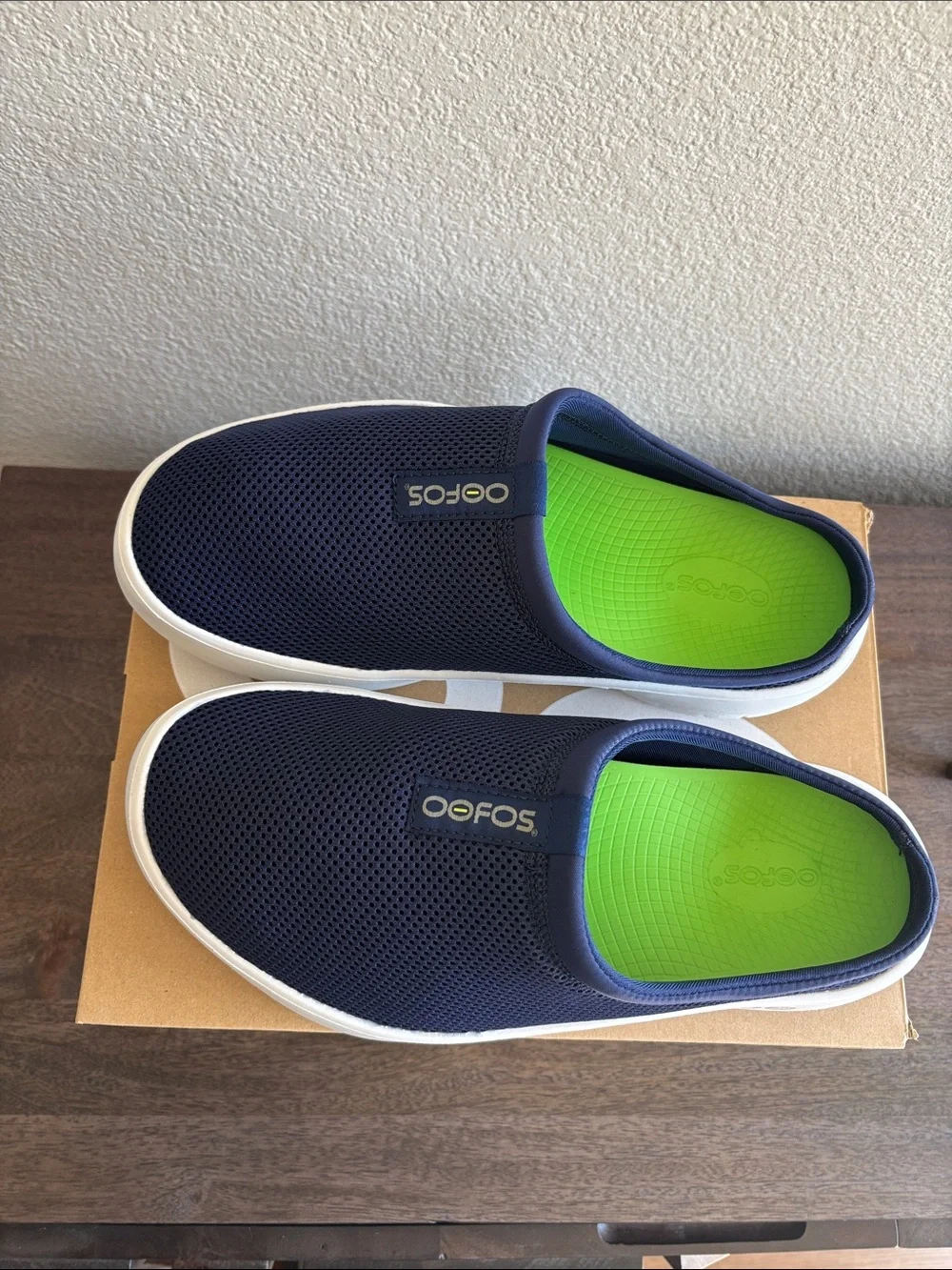 Oofos Men’s Oocoozie Sport Mule Navy size 9.5